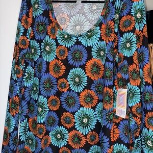 Vibrant Retro-Inspired 70s Style Floral Scoop Neck Long Sleeve Tunic